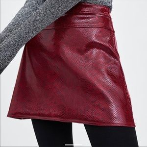 NWT Zara Snakeskin Patent Leather Miniskirt